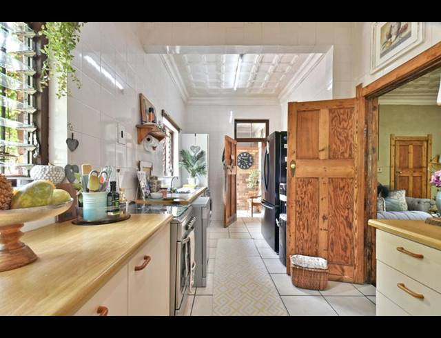 4 BEDROOM HOUSE FOR SALE IN THE HILL